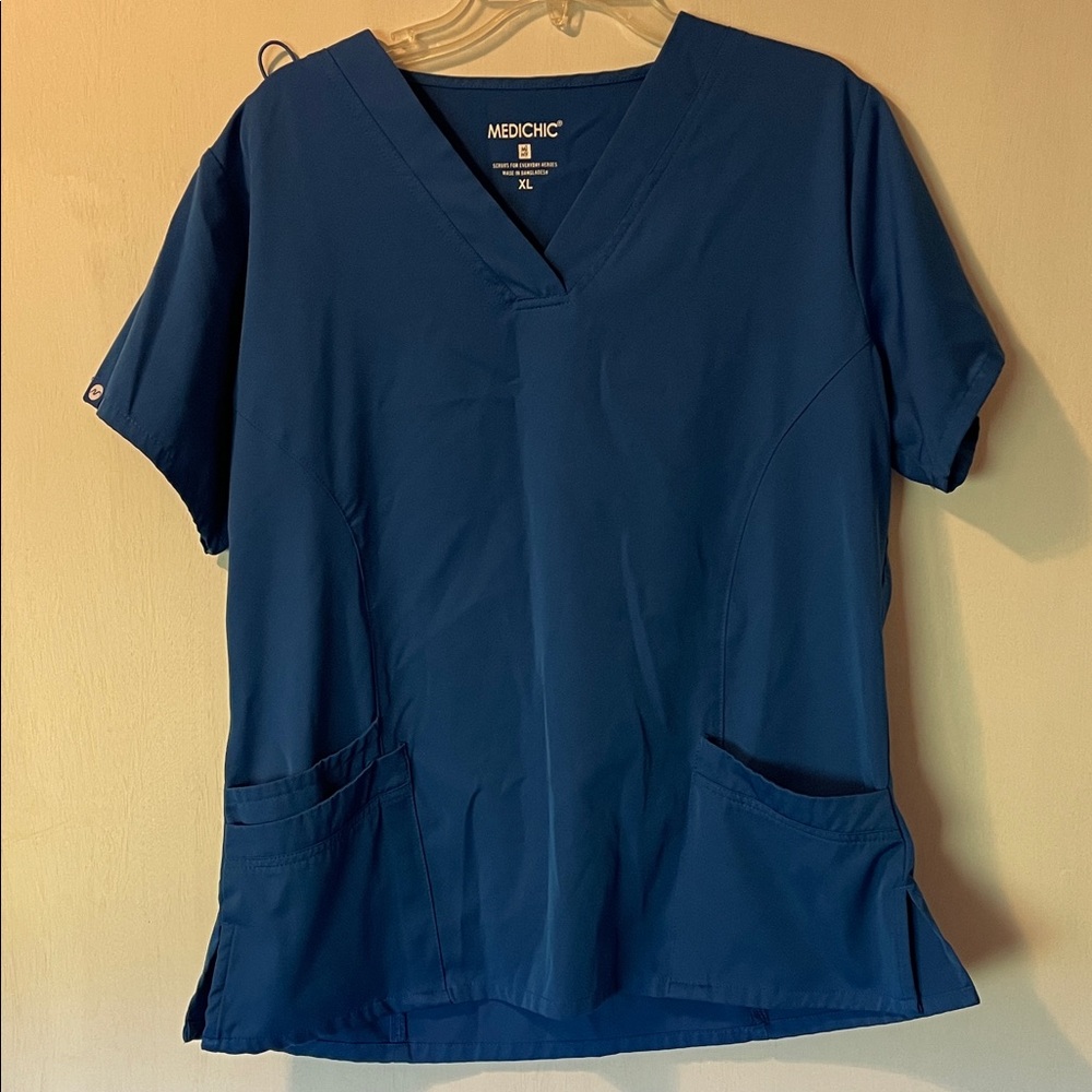 Chic Women's Navy Short Sleeve scrub Top